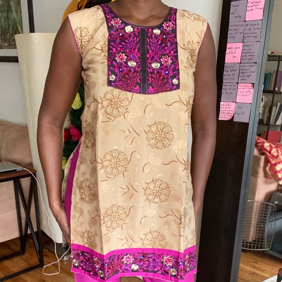 Sari - Picture 2 of 5